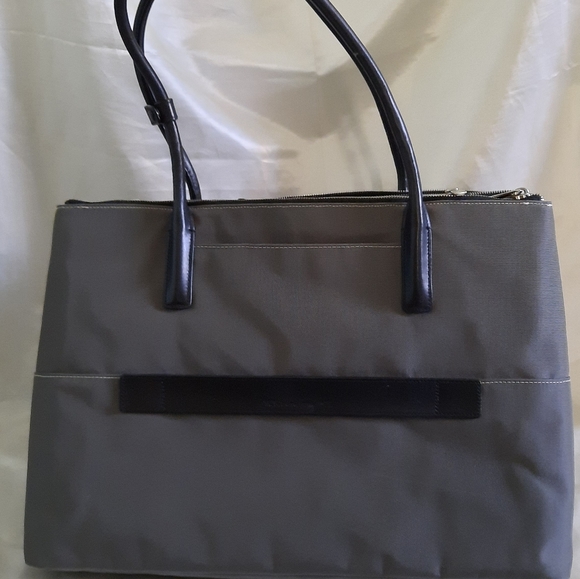 Tumi Nylon Triple Zipper Compartments, Gray Tote 73643GSP, w/Laptop Pouch - Picture 6 of 15